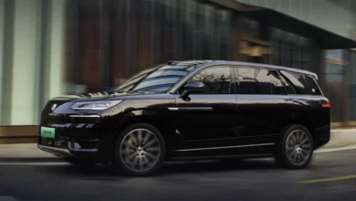 BYD Luncurkan SUV Plug-In Hybrid Denza N9 di dalam tempat China