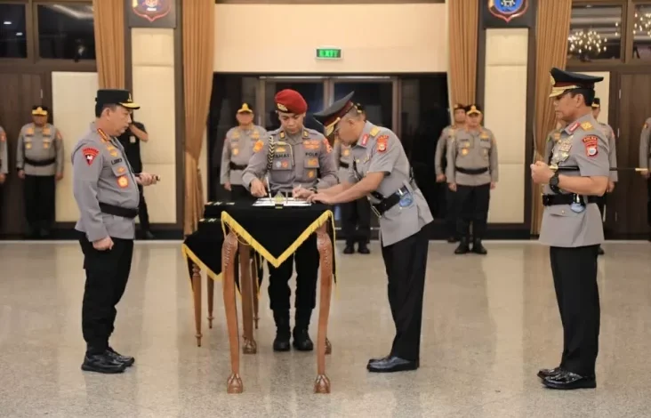 Kapolri Pimpin Sertijab 23 Pejabat Polri termasuk 10 Kapolda