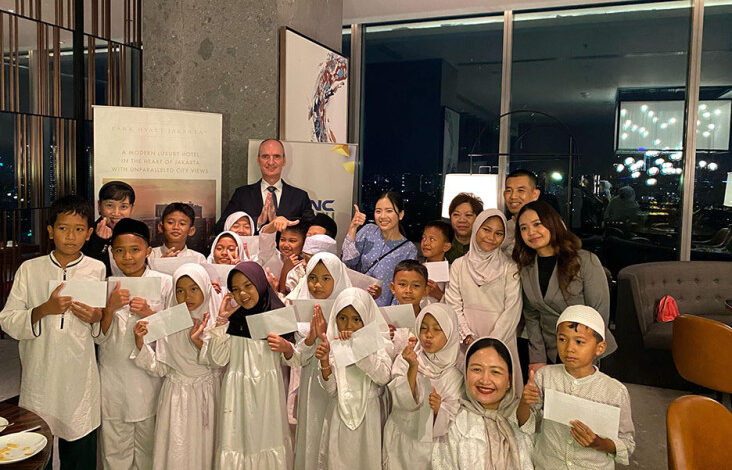 Park Hyatt DKI Ibukota kemudian MNC Peduli Berbagi Kebahagiaan Ramadan Bersama Anak Yatim
