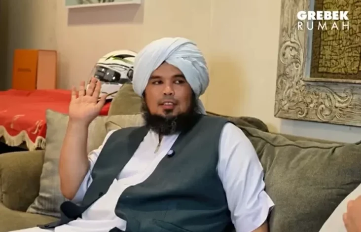 Ustaz Derry Sulaiman Sebut Denny Sumargo juga juga Willie Salim Akan Segera Mualaf