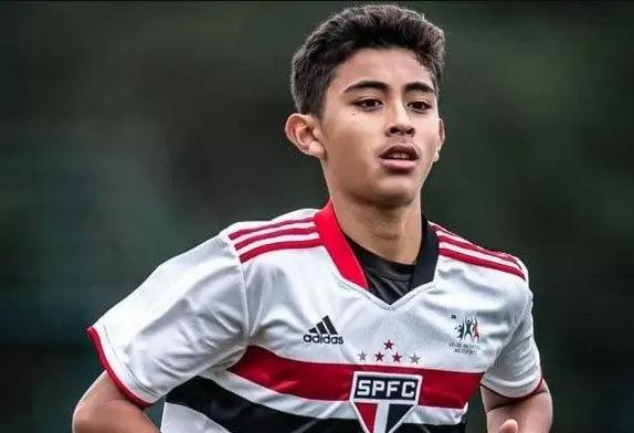 Welber Jardim, Pemain Timnas Indonesia yang mana yang dimaksud Tanda Tangan Kontrak Profesional pada Sao Paulo FC