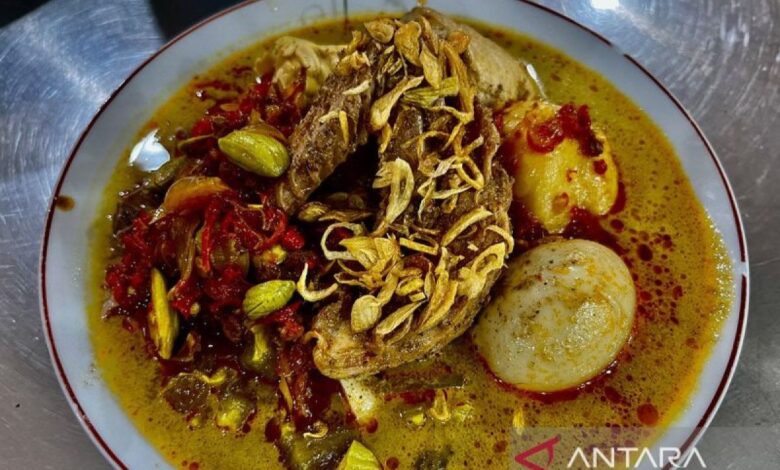 Lontong cap go meh jadi warisan kuliner perajut tradisi