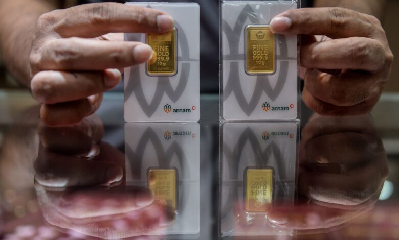 Emas Antam turun Rp8.000 berubah berubah jadi Rp1,896 jt per gram pada Hari Awal Minggu